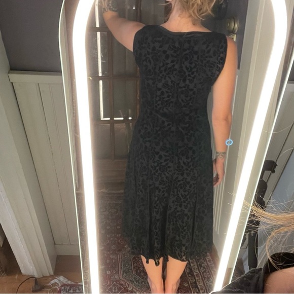 ✨Vintage Black Velour Rose Dress - Picture 5 of 6